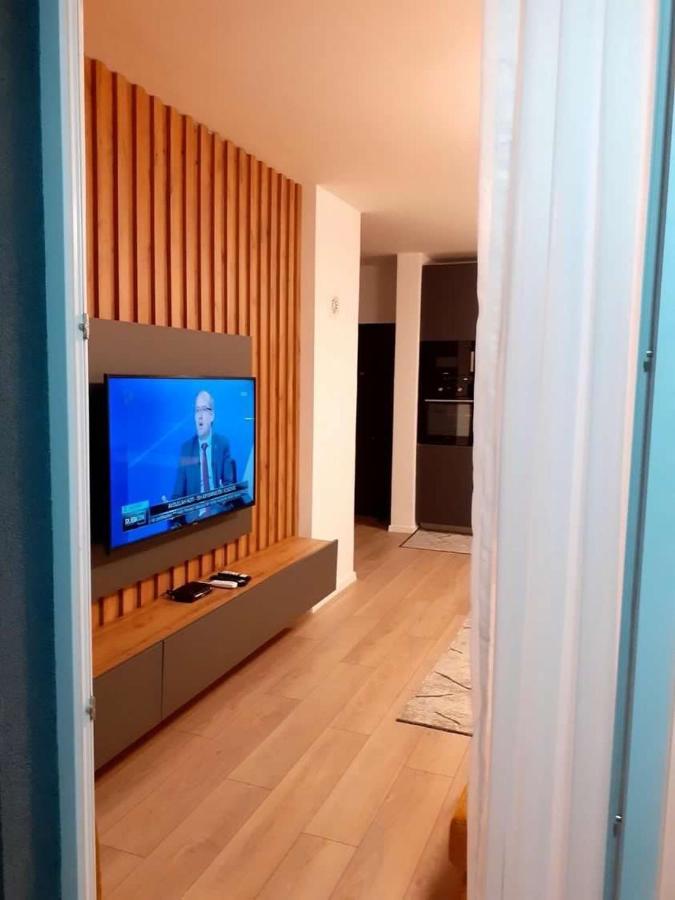 Banesa Ne Qender Te Pejes Appartement Buitenkant foto