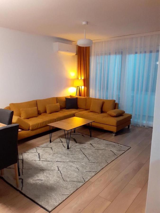 Banesa Ne Qender Te Pejes Appartement Buitenkant foto